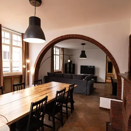 Les Voyageurs 2 Proche Gare