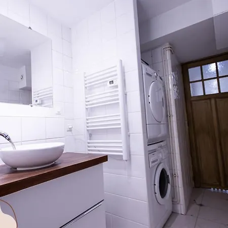 Les Voyageurs 2 Proche Gare لونس